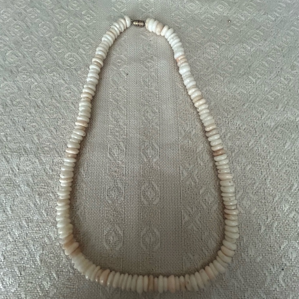 Vintage Pucca Shell Bead Necklace 18”
